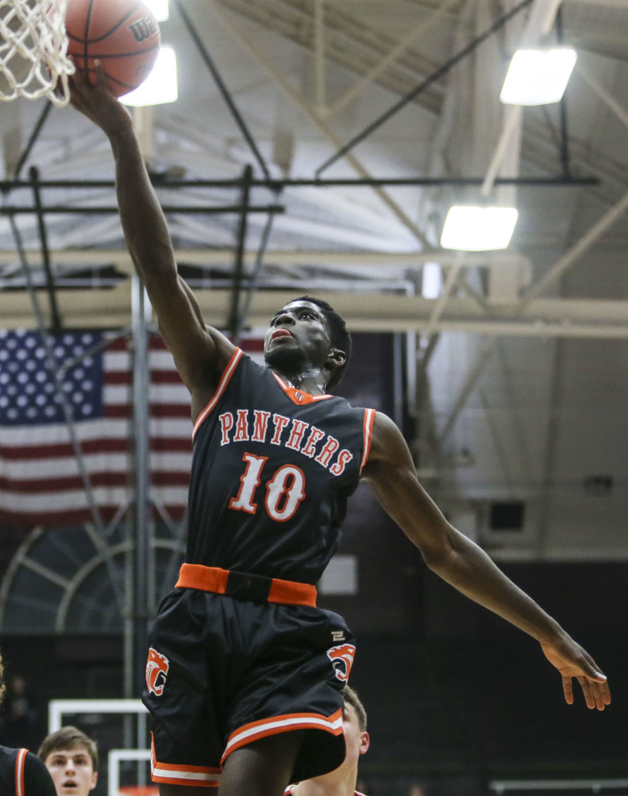 030320-qc-spt-ut-hoops-3.JPG